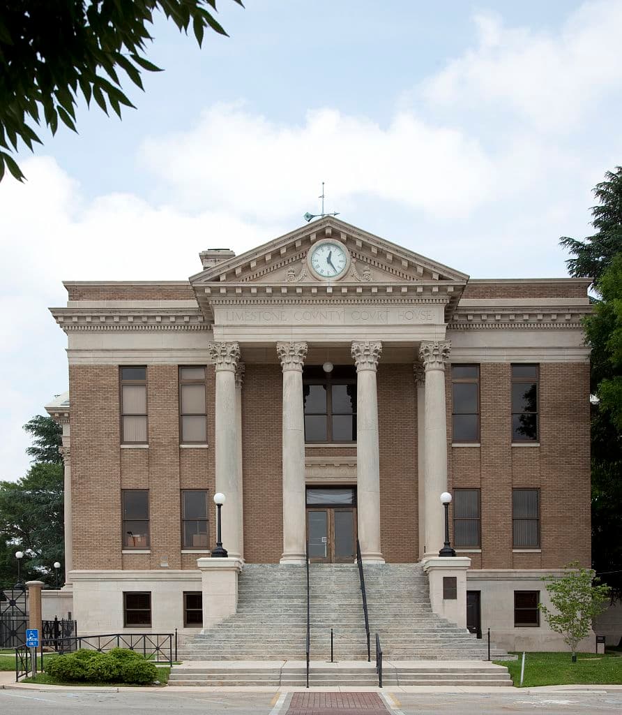 Limestone County Courthouse in downtown Athens